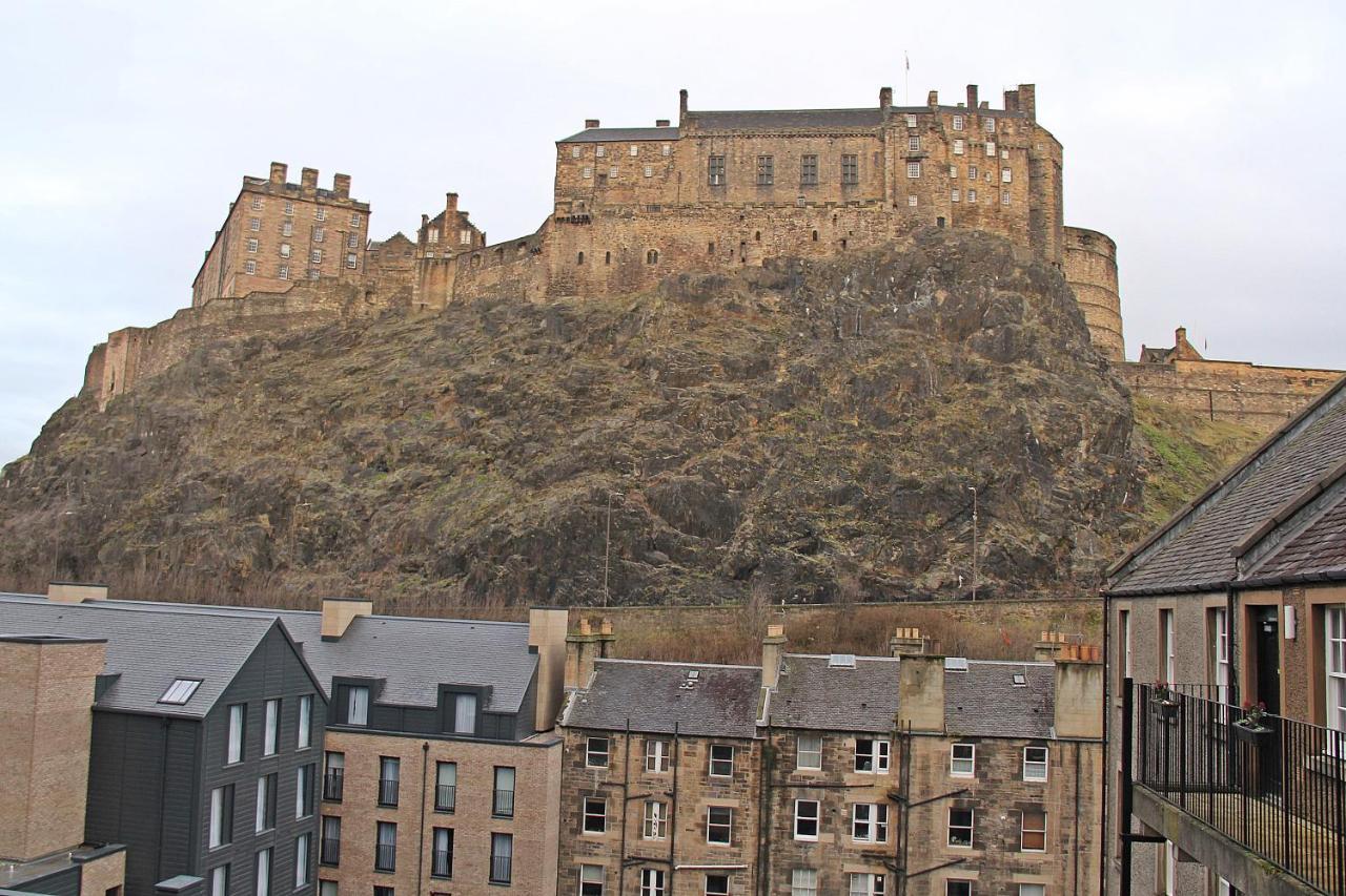 Cosy Castle Apartment Edinburgh Exterior photo