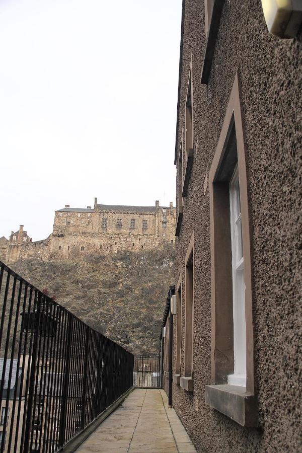 Cosy Castle Apartment Edinburgh Exterior photo